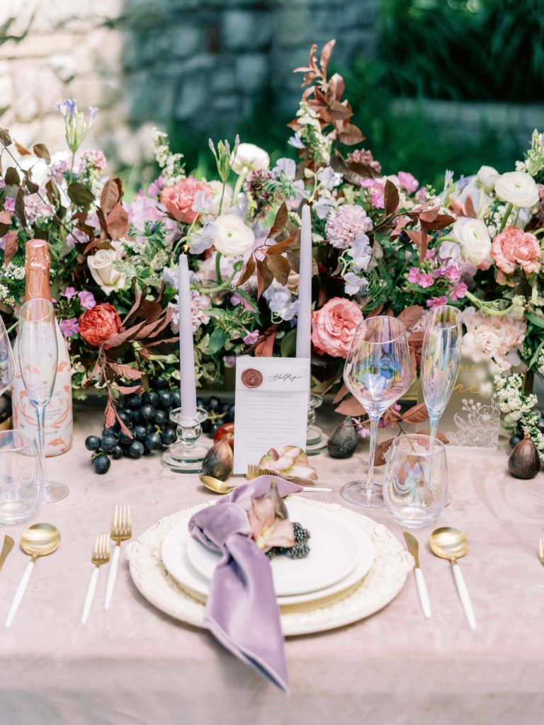 Paletta Mansion Wedding Inspiration - confettiand.co